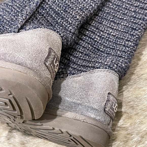 UGG Classic Carly II Knit Boot - Picture 10 of 12